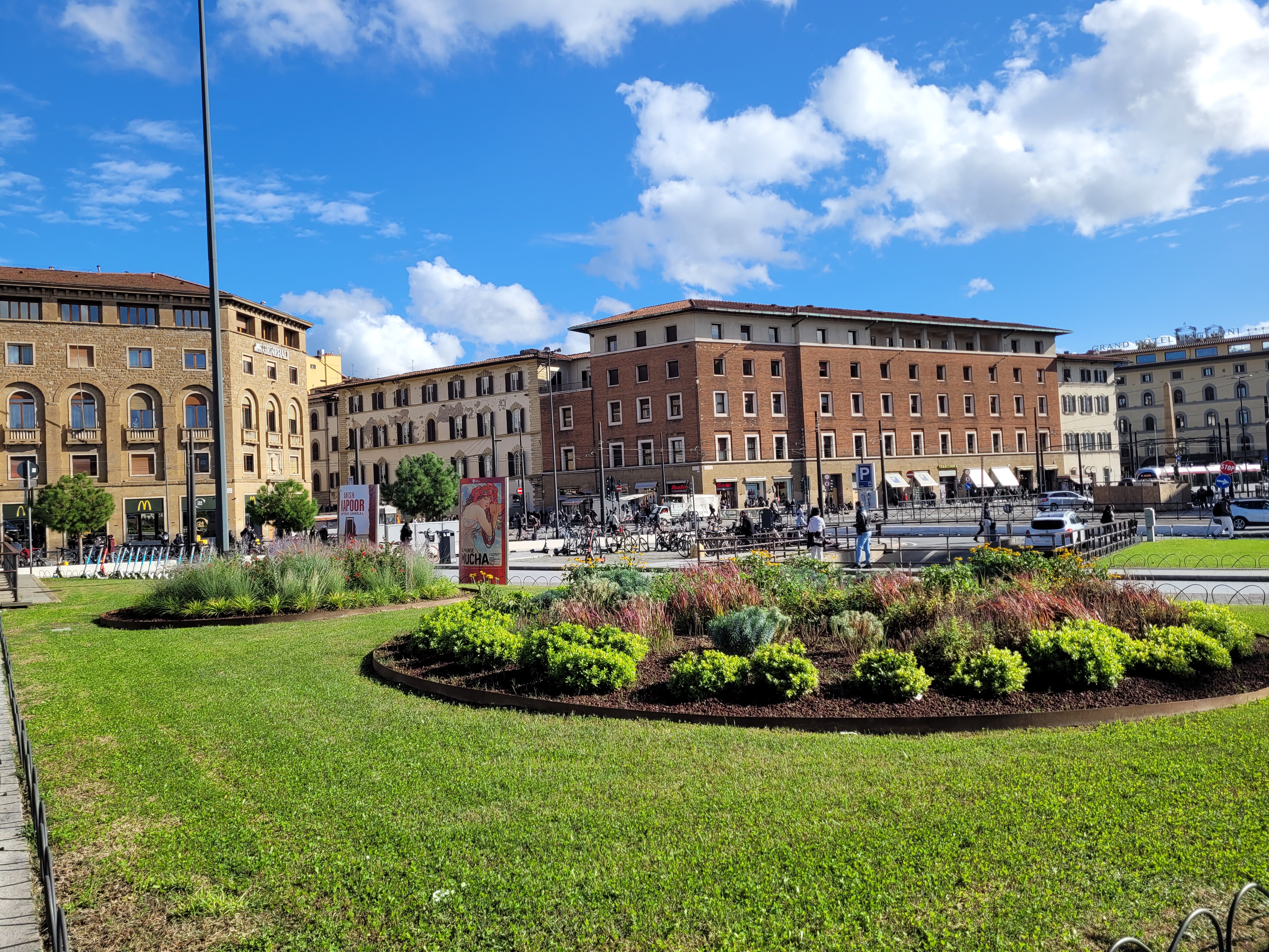 LA RIQUALIFICAZIONE DELL’AREA VERDE DI INGRESSO ALLA STAZIONE DI SANTA MARIA A NOVELLA A FIRENZE